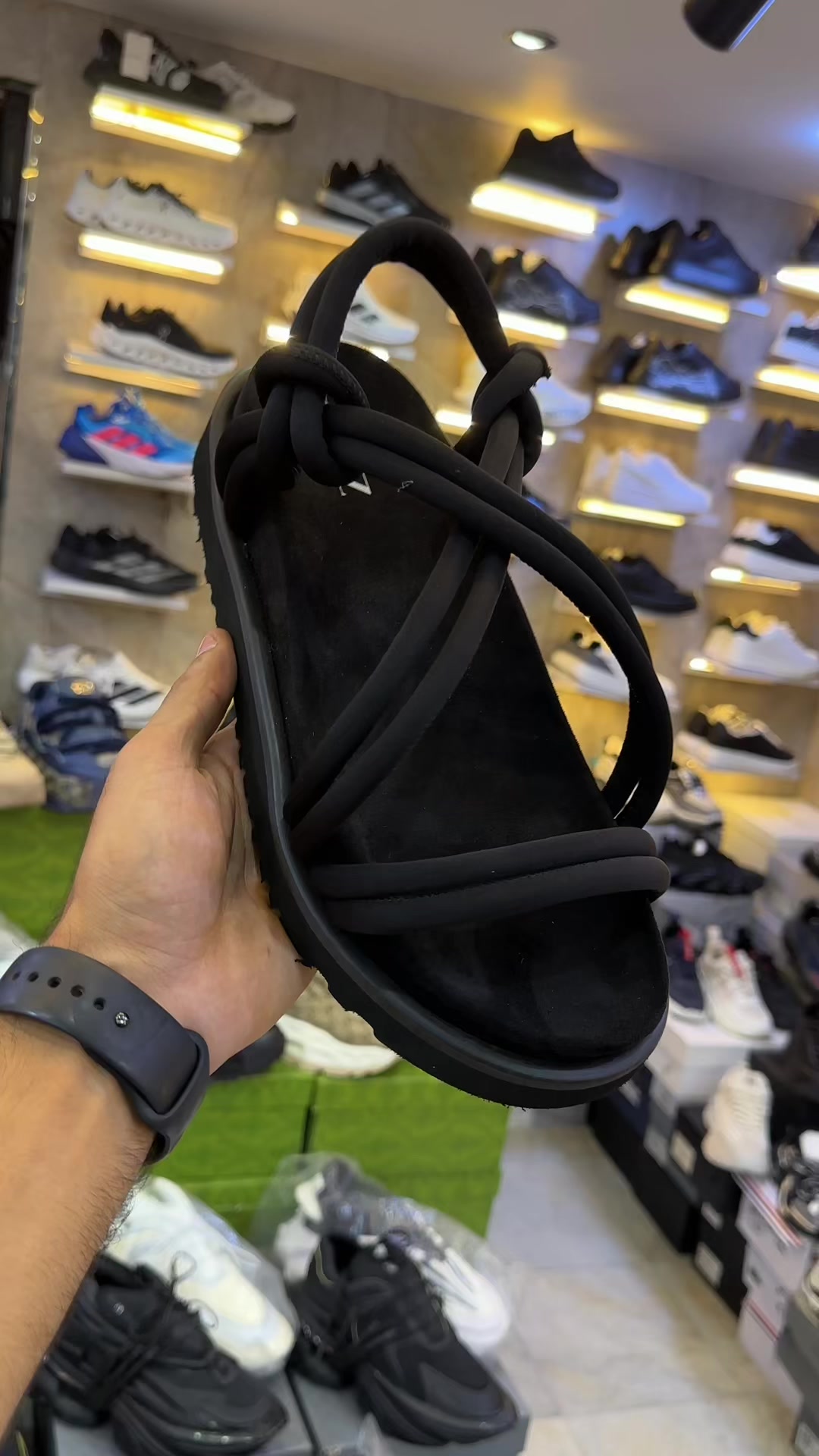 @Manettishoes