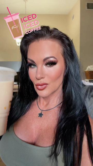 @Julie_AnnXO