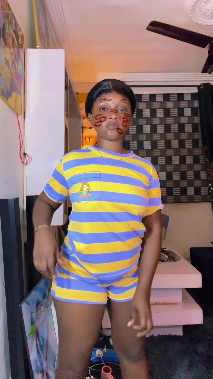@akosuacutie