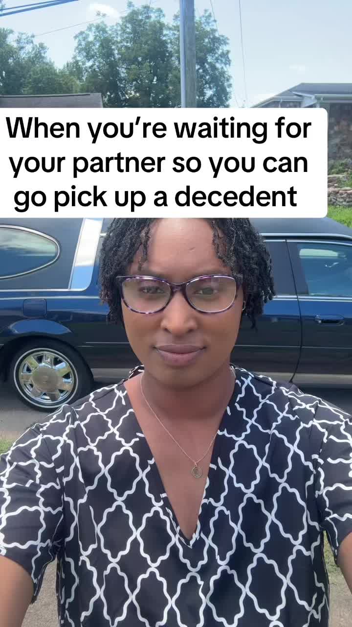 @MortuaryMillennialMom