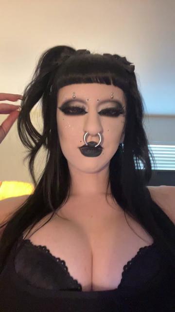 @Duvessa🔪🩸💋