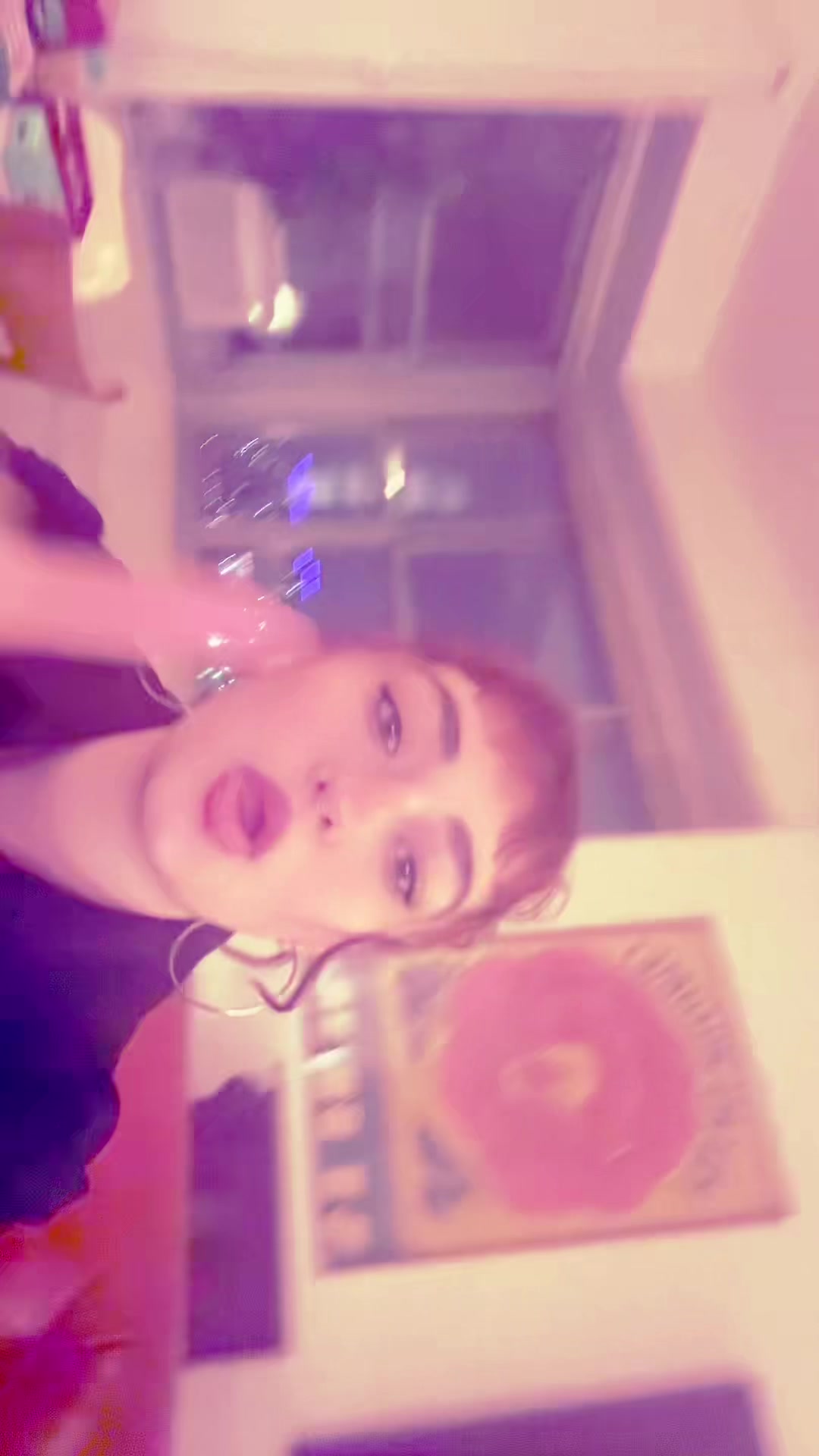 @Ella