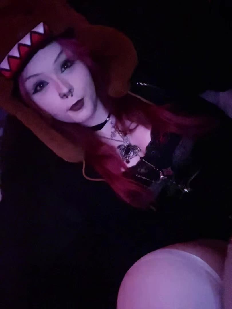 @:3