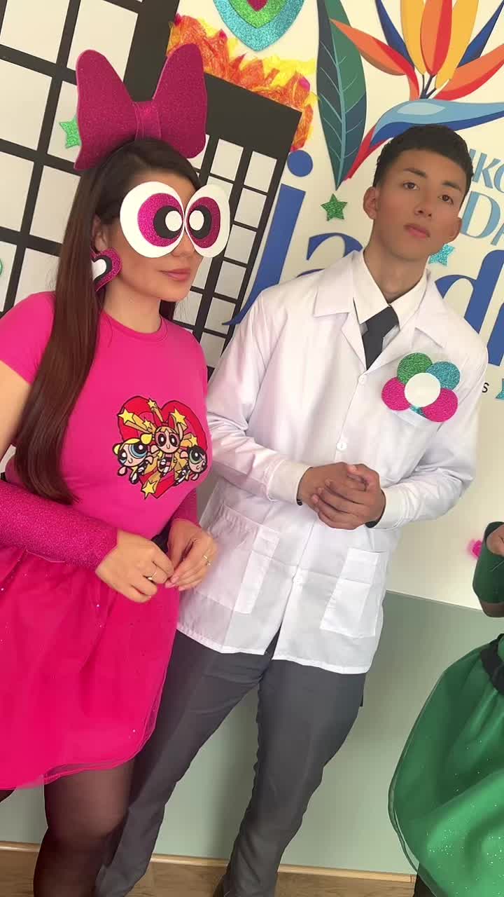 @Camila Zea