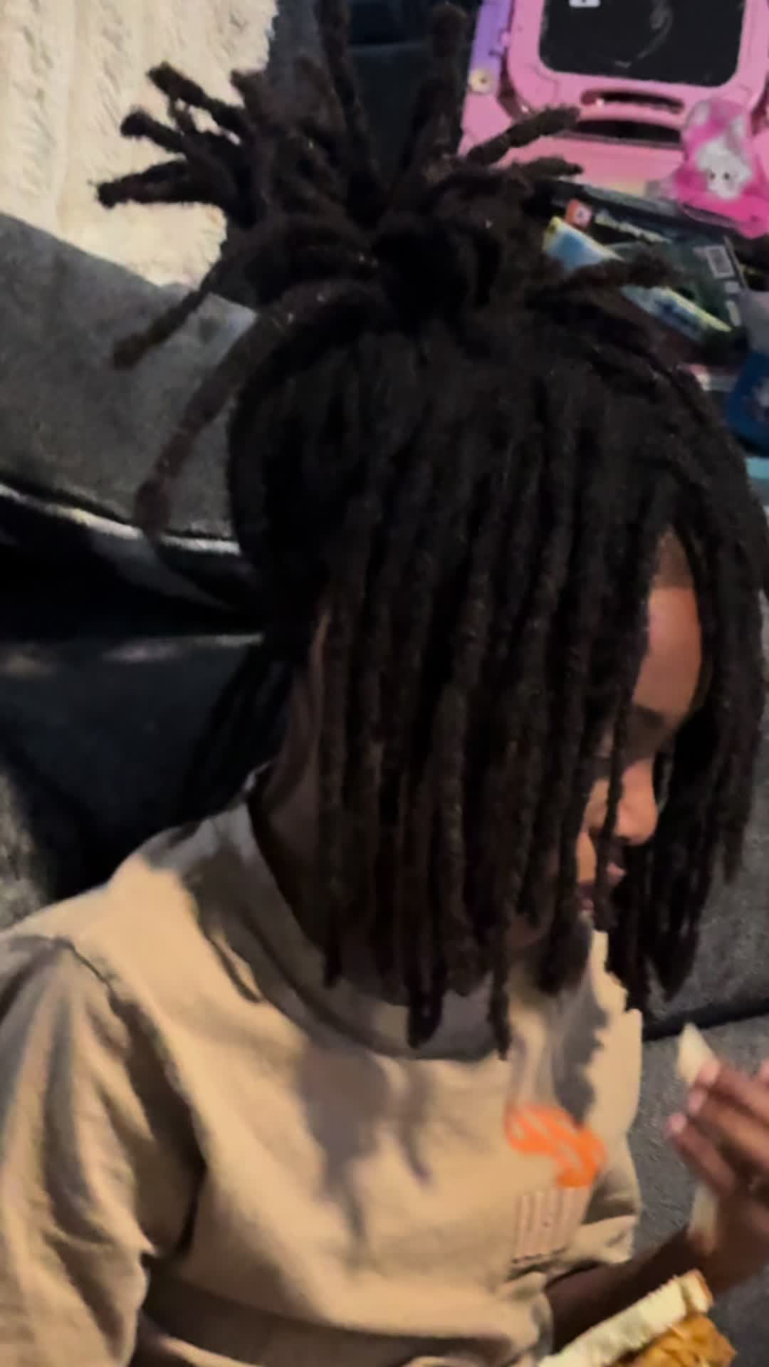 @Browneyesneke