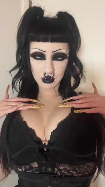 @Duvessa🔪🩸💋