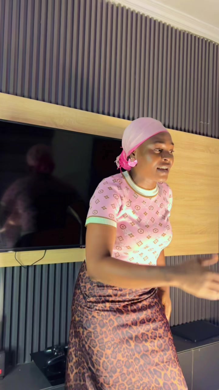 @Annienwamba