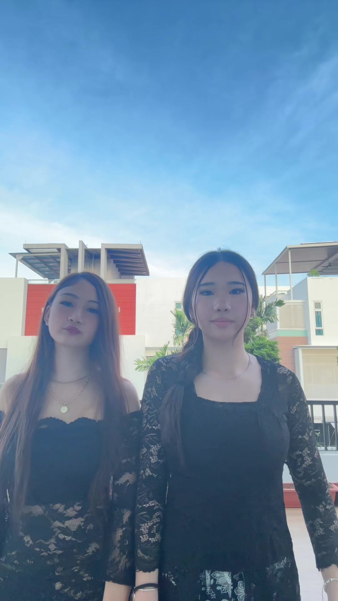 @chloee🦖