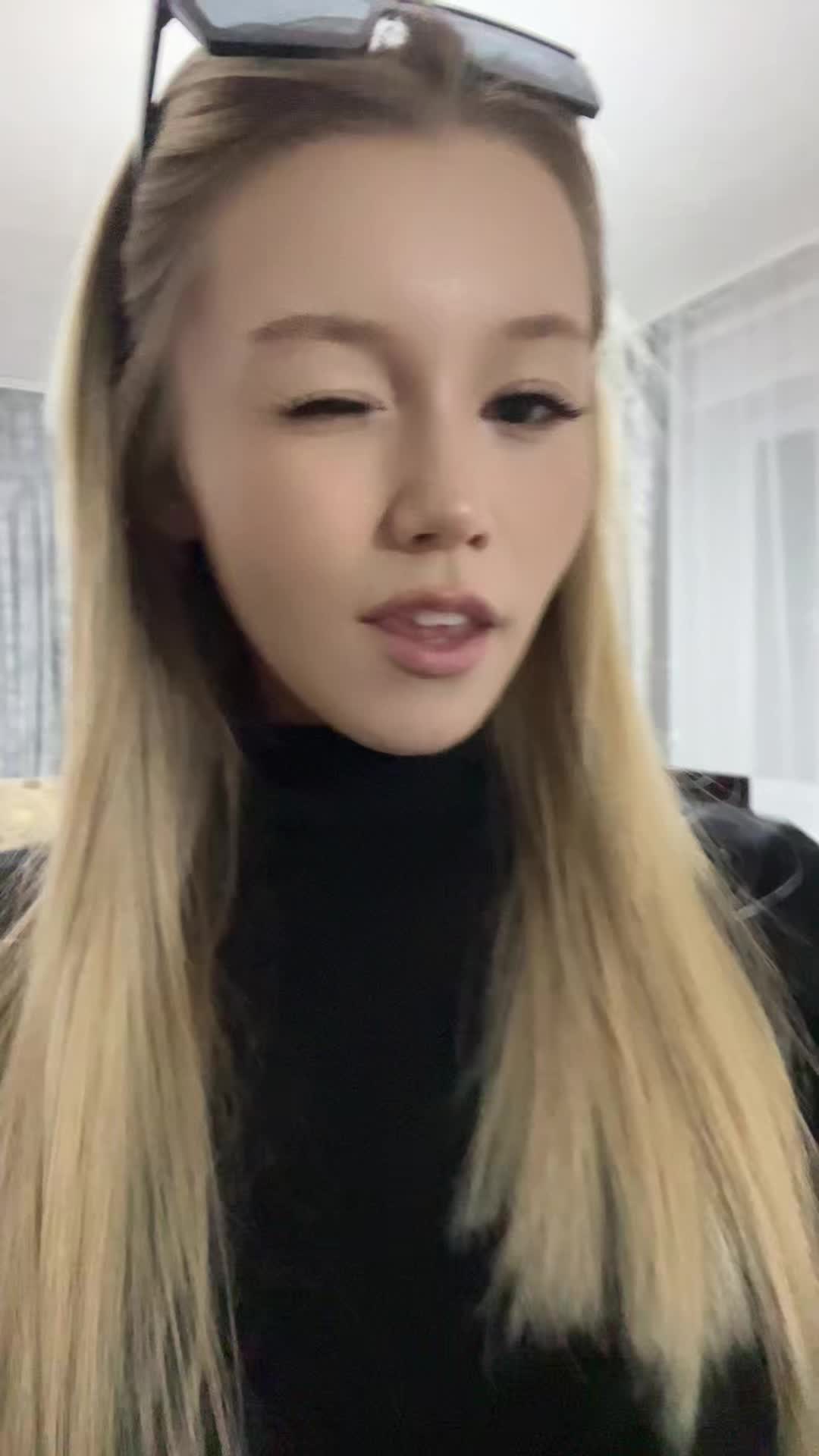 @👣👣