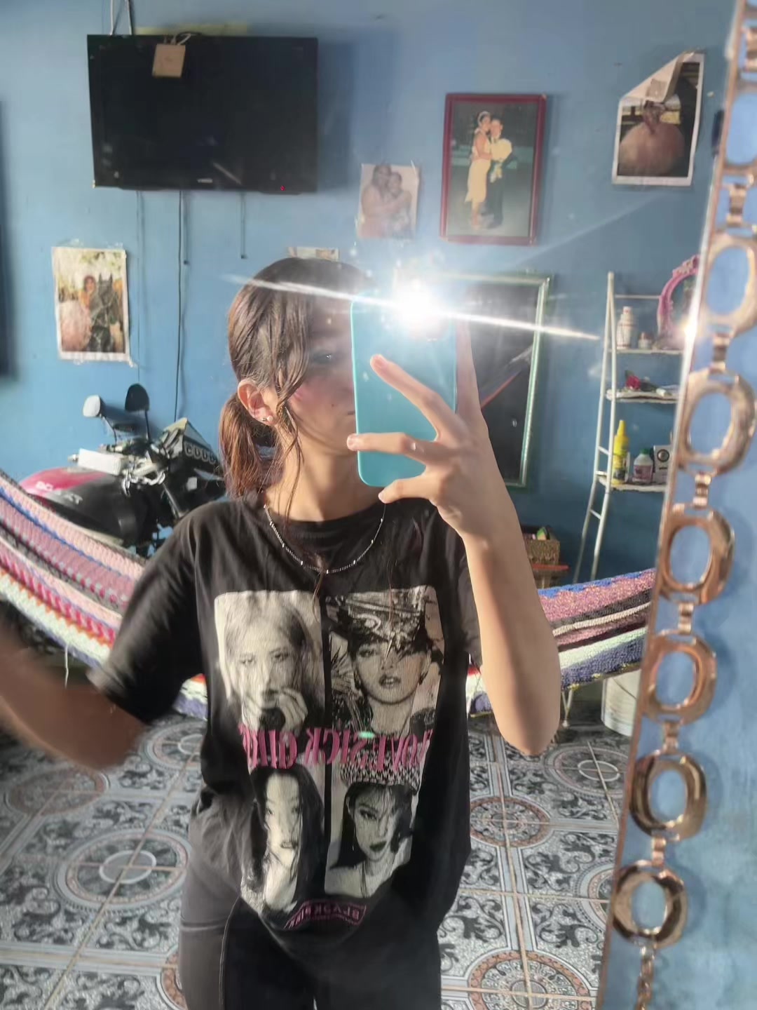 @Elizabeth _🦇