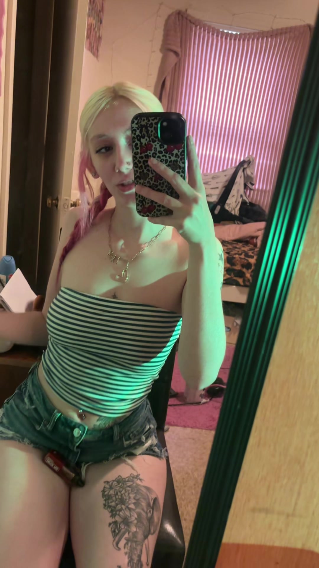 @emily.._renee