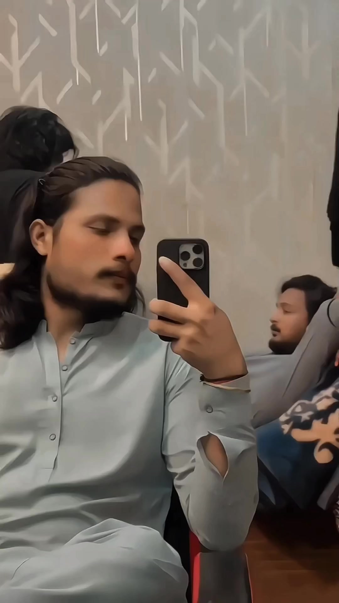 @ذیشان حیدر