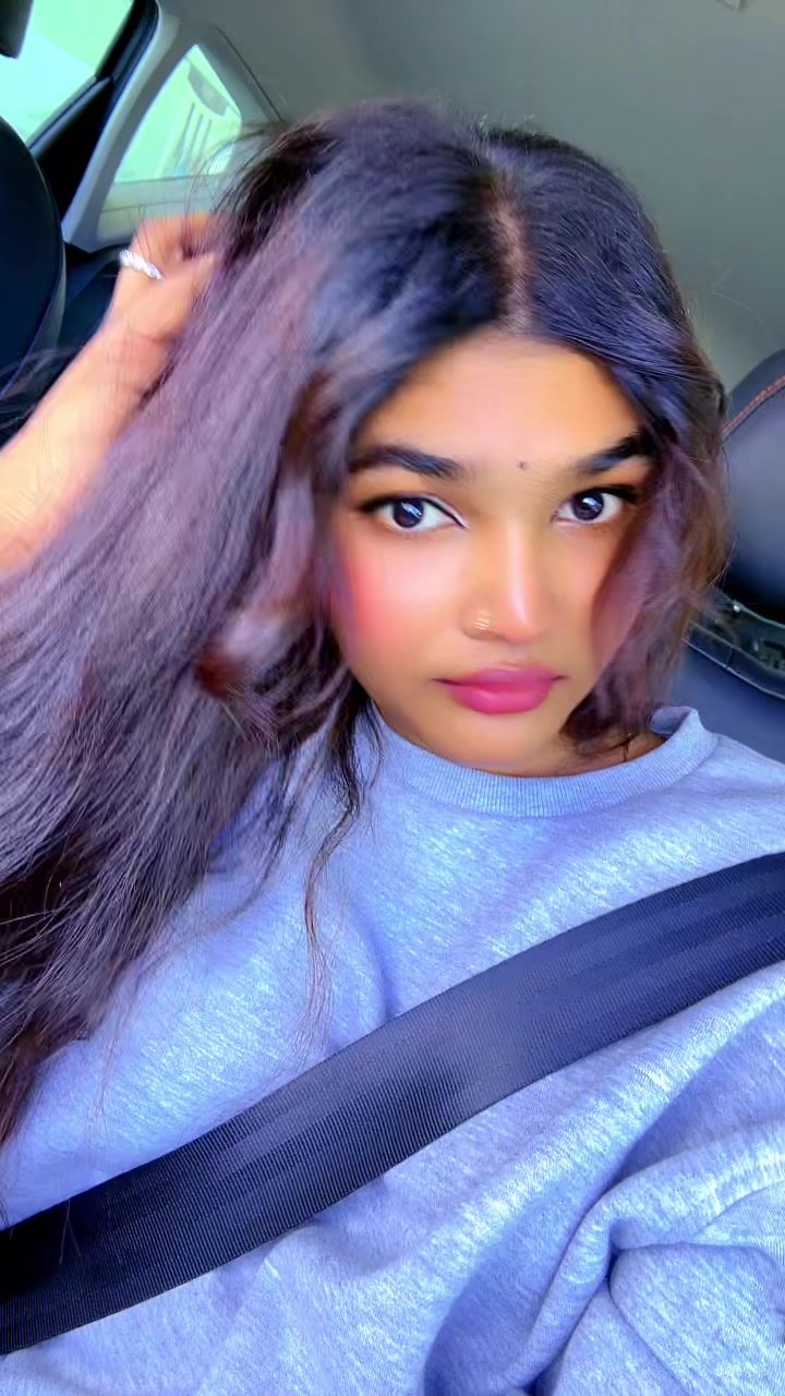 @கள்ளி ராணி👑♥️💋🇨🇭