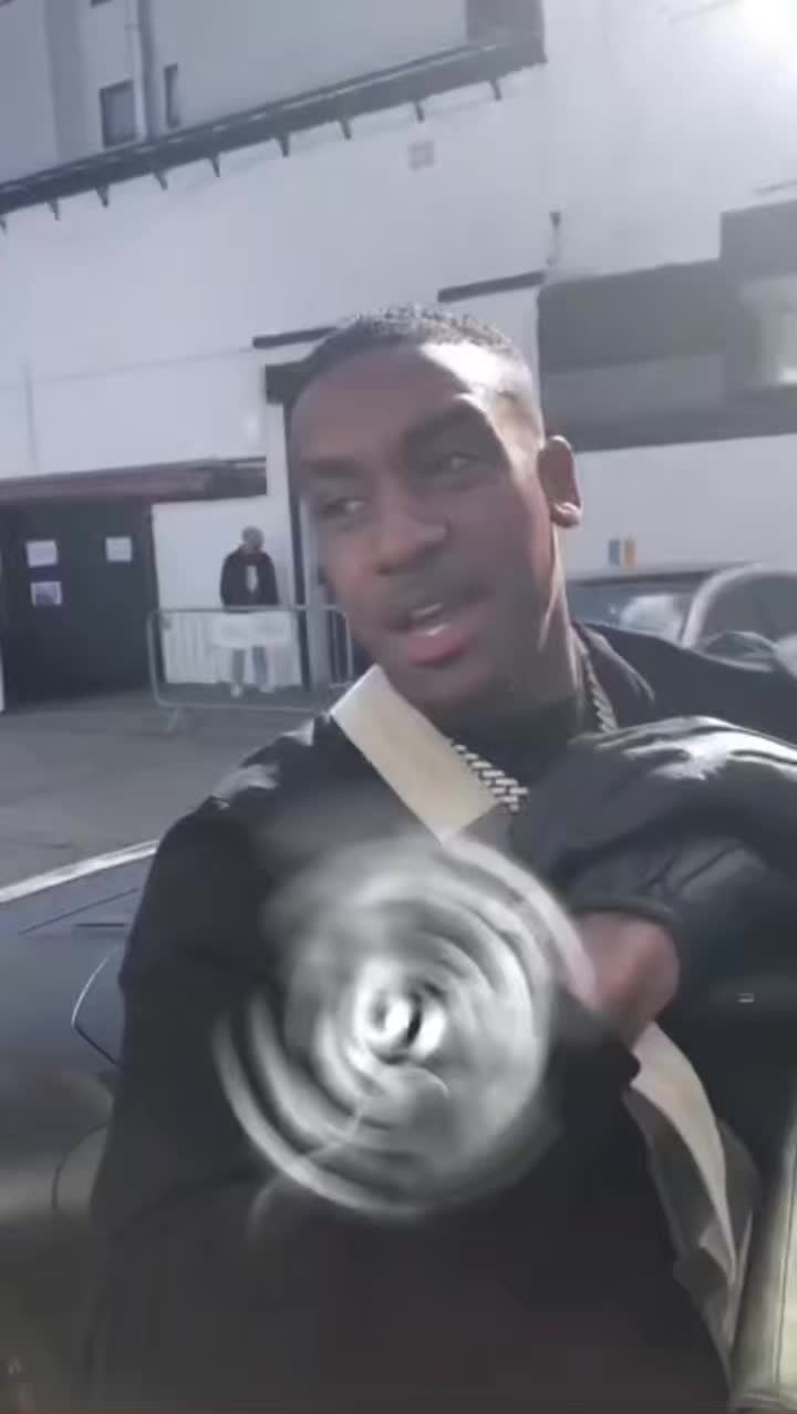 @Bugzy vibes fan account
