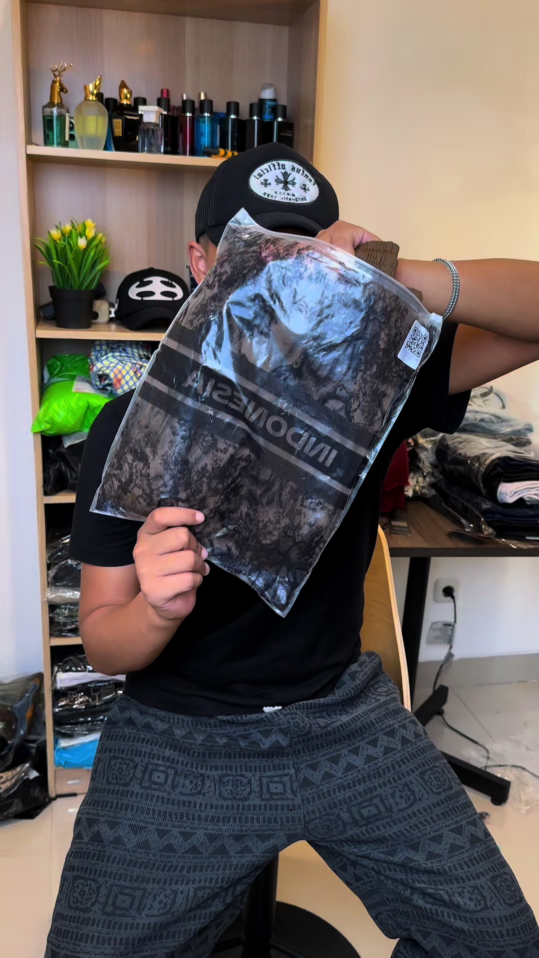 @𝘼𝙛𝙛𝙨𝙝𝙤𝙥_