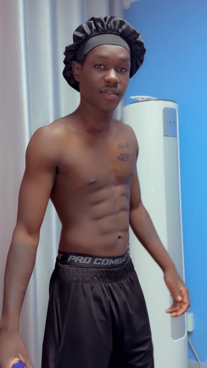 @VICTOR FOX🦊🇺🇬🇯🇲