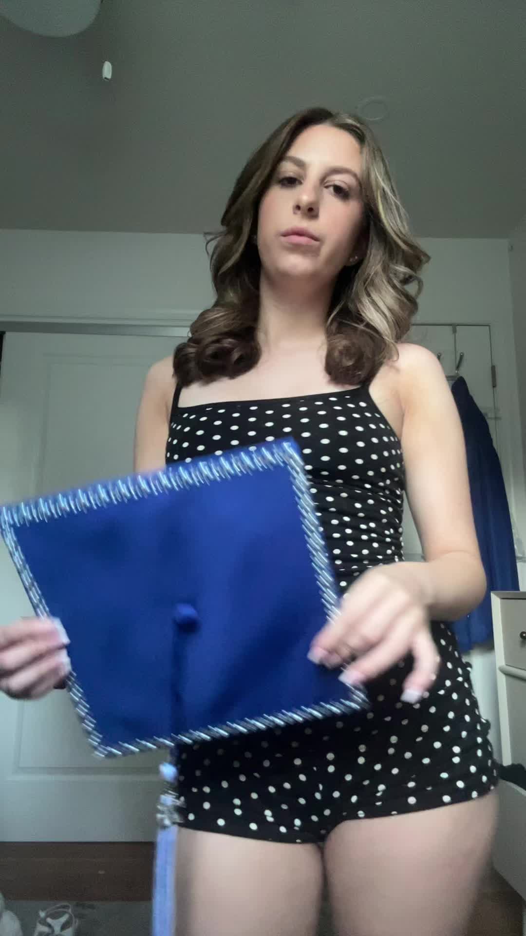 @🦈