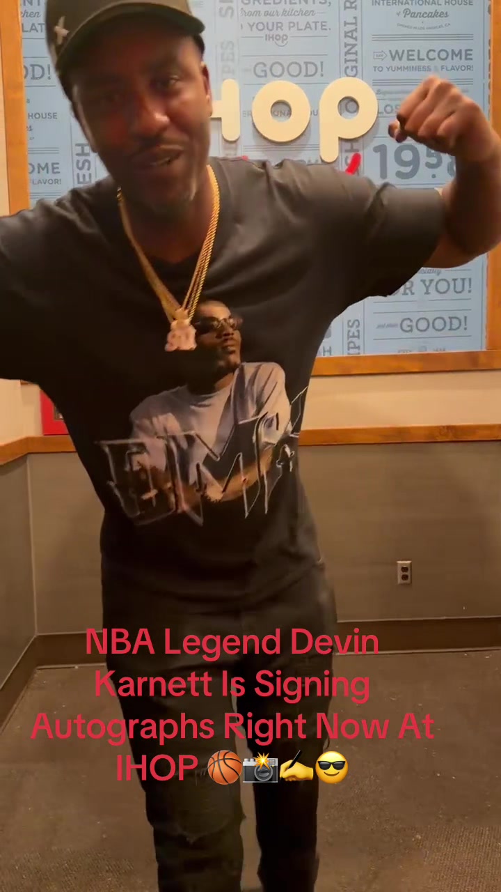 @🏀📸✍️😎