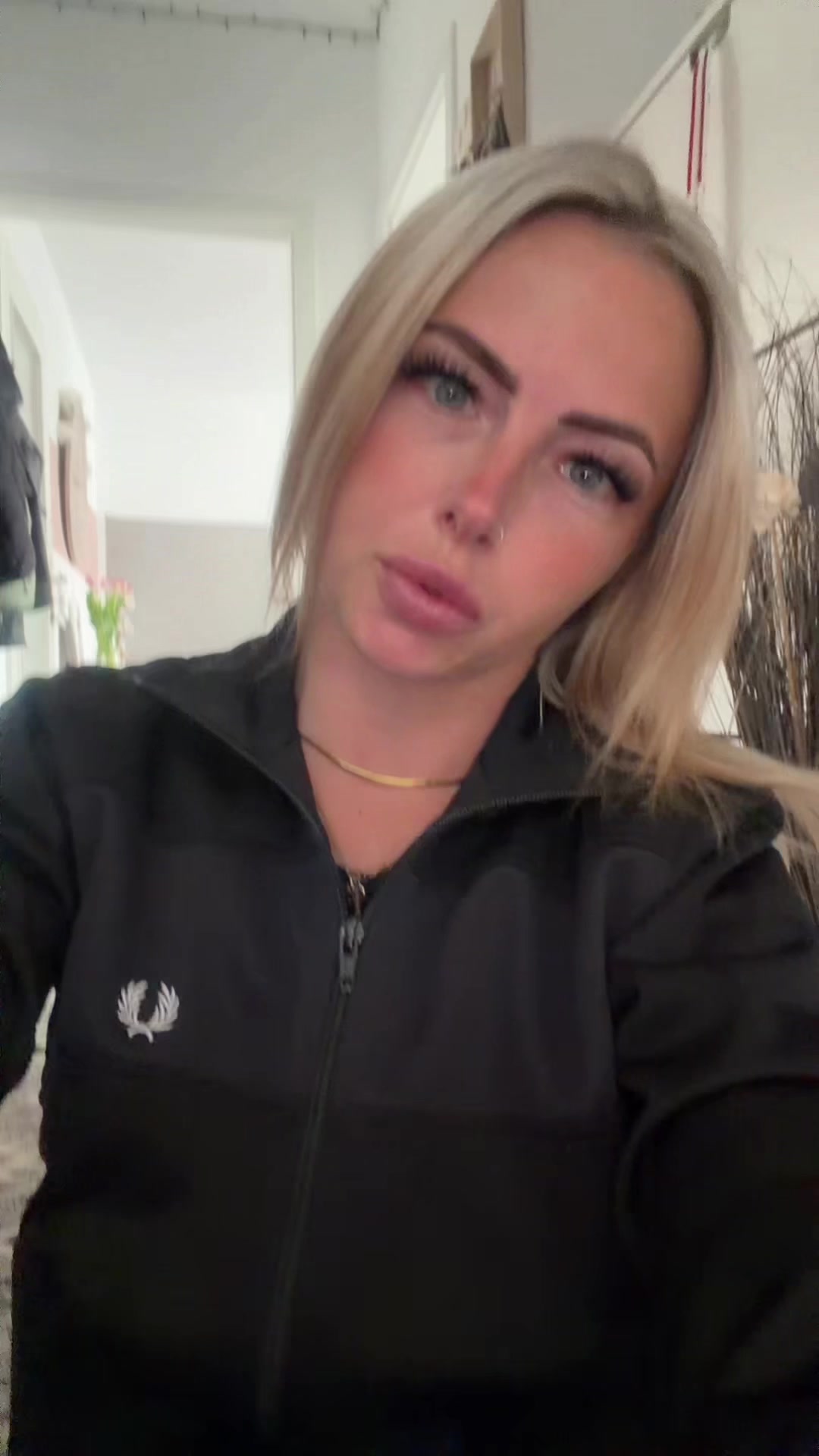 @𝑬𝒍𝒊𝒔𝒂 🖤