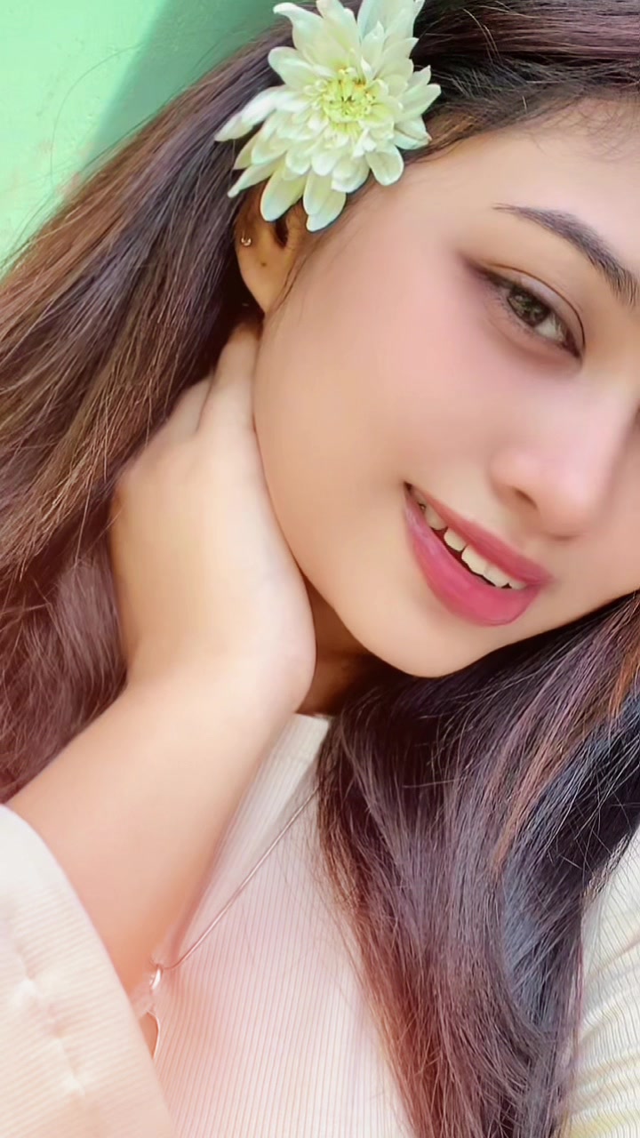 @:M A D H U 🍒