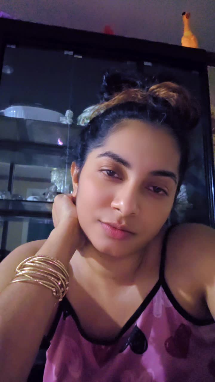 @Bella