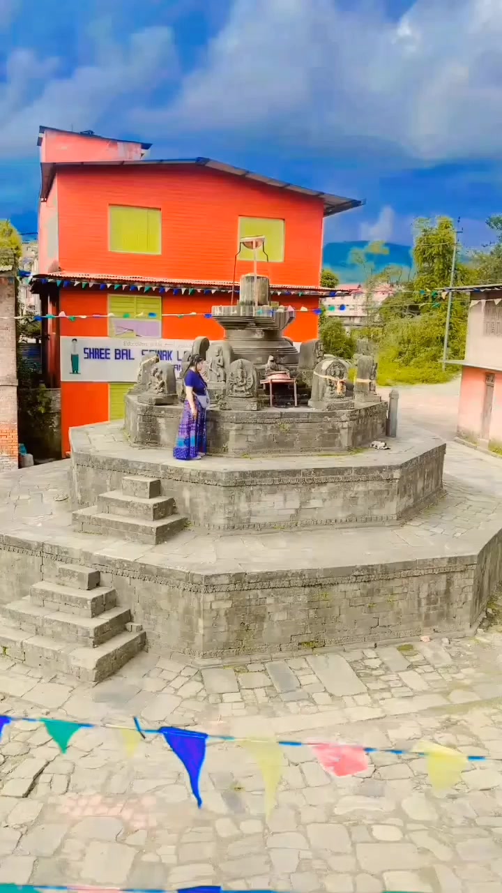 @Ru🐝 Adhikari