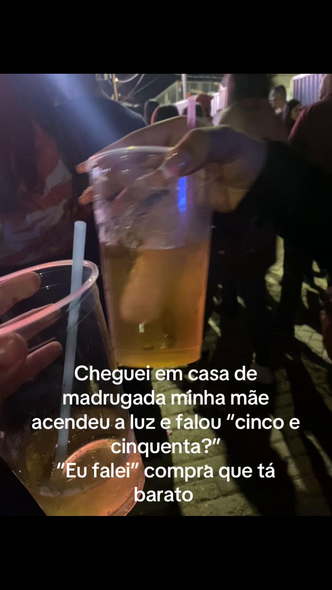 @_tatamesquita 💋