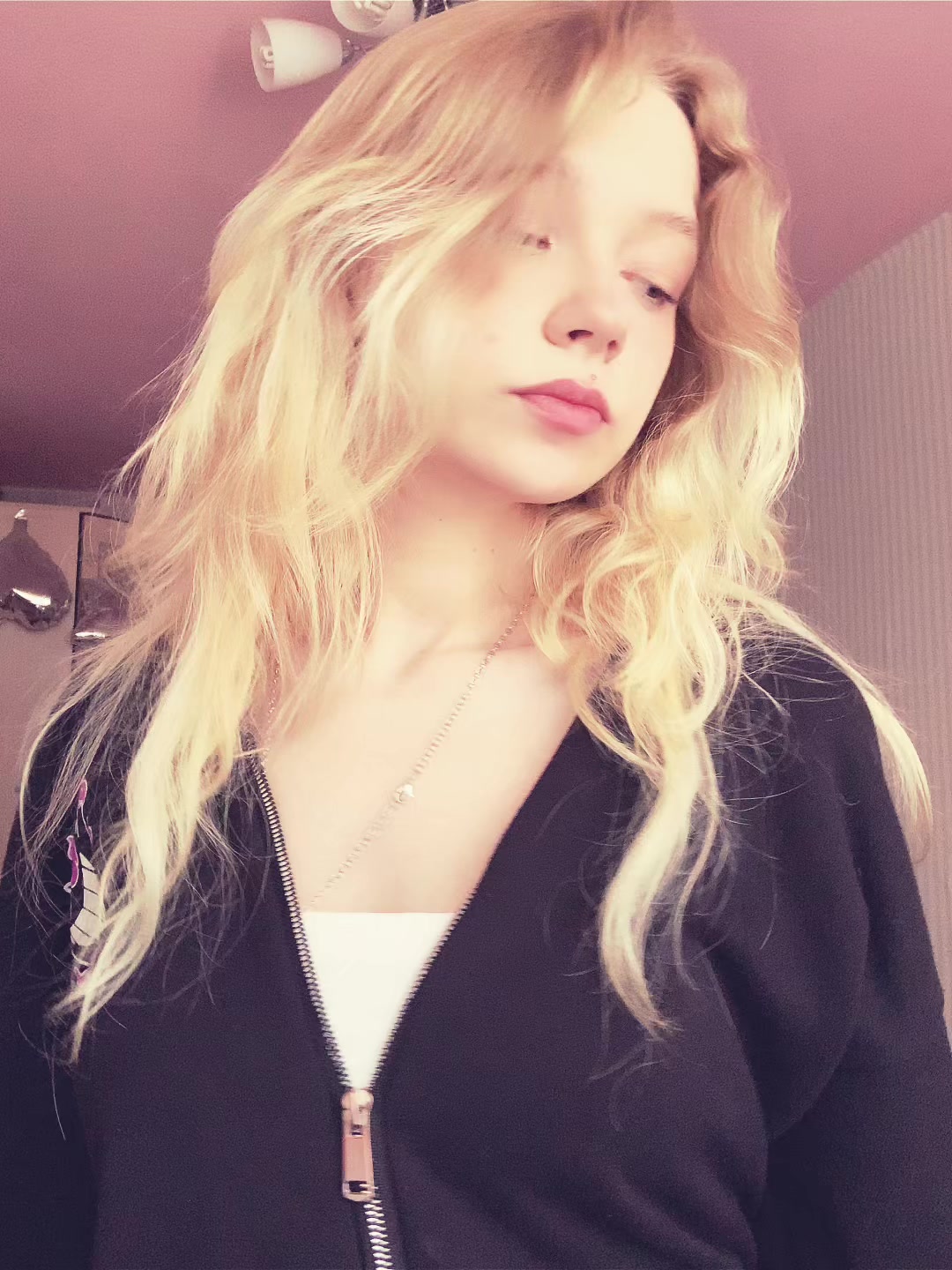 @Аря