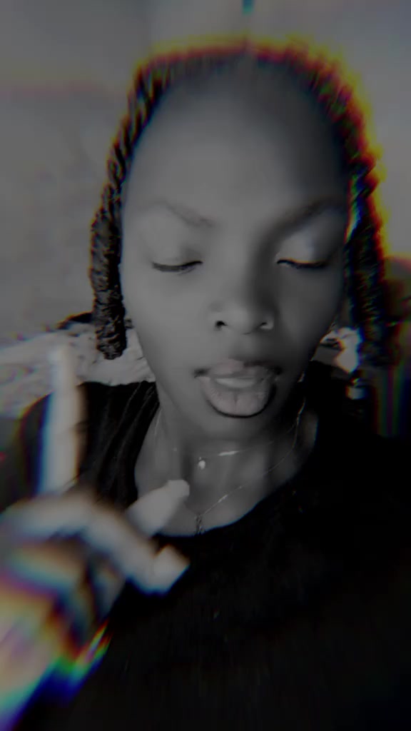 @🌚🦋SHARON🐰🖤