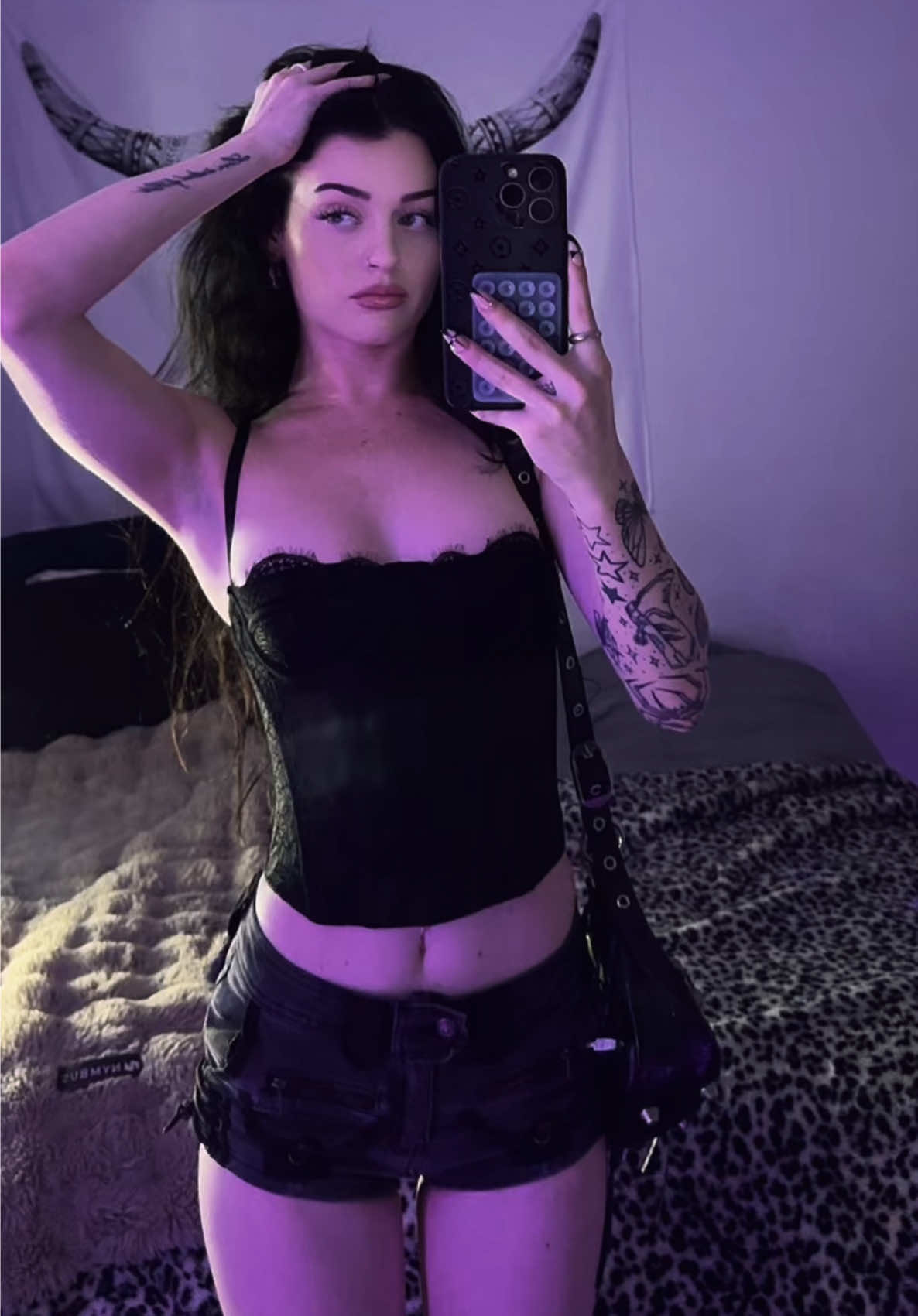 @🖤