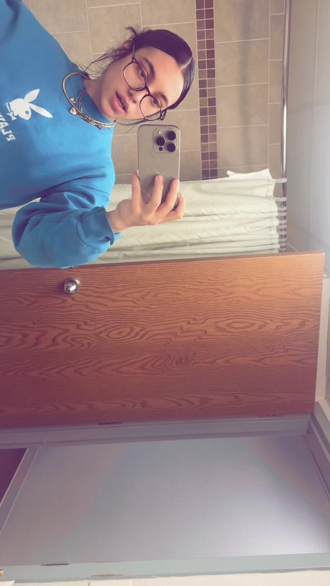 @lolabunny030103