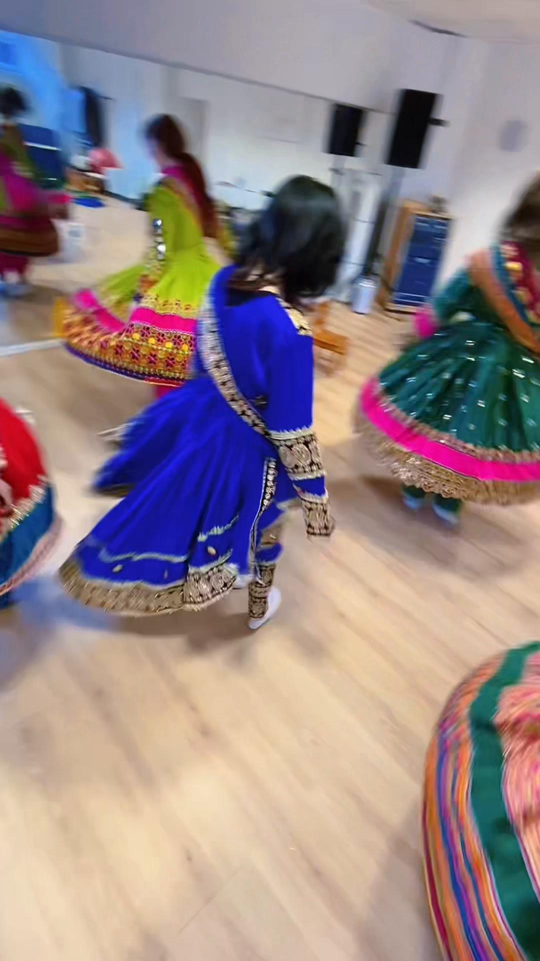 @𝓑𝓮𝓵𝓪𝓶𝓸𝓾𝓻