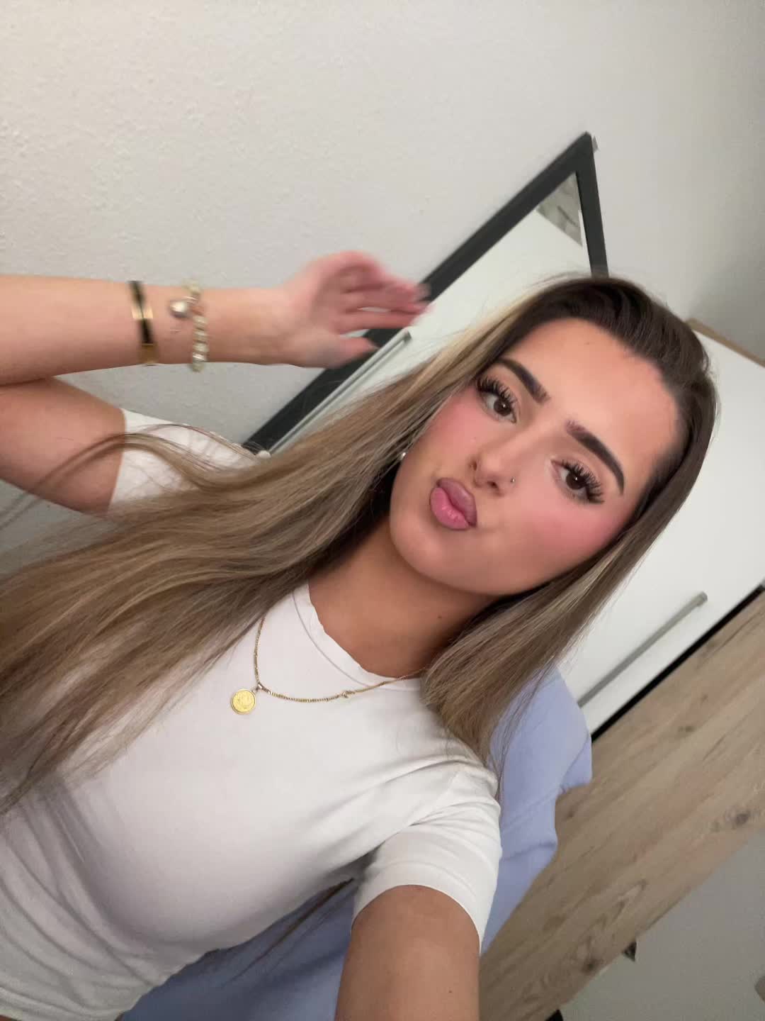 @ꨄ