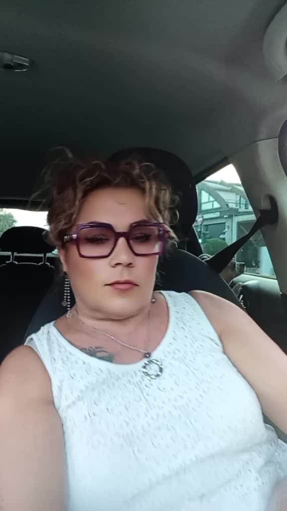 @lillanovario70