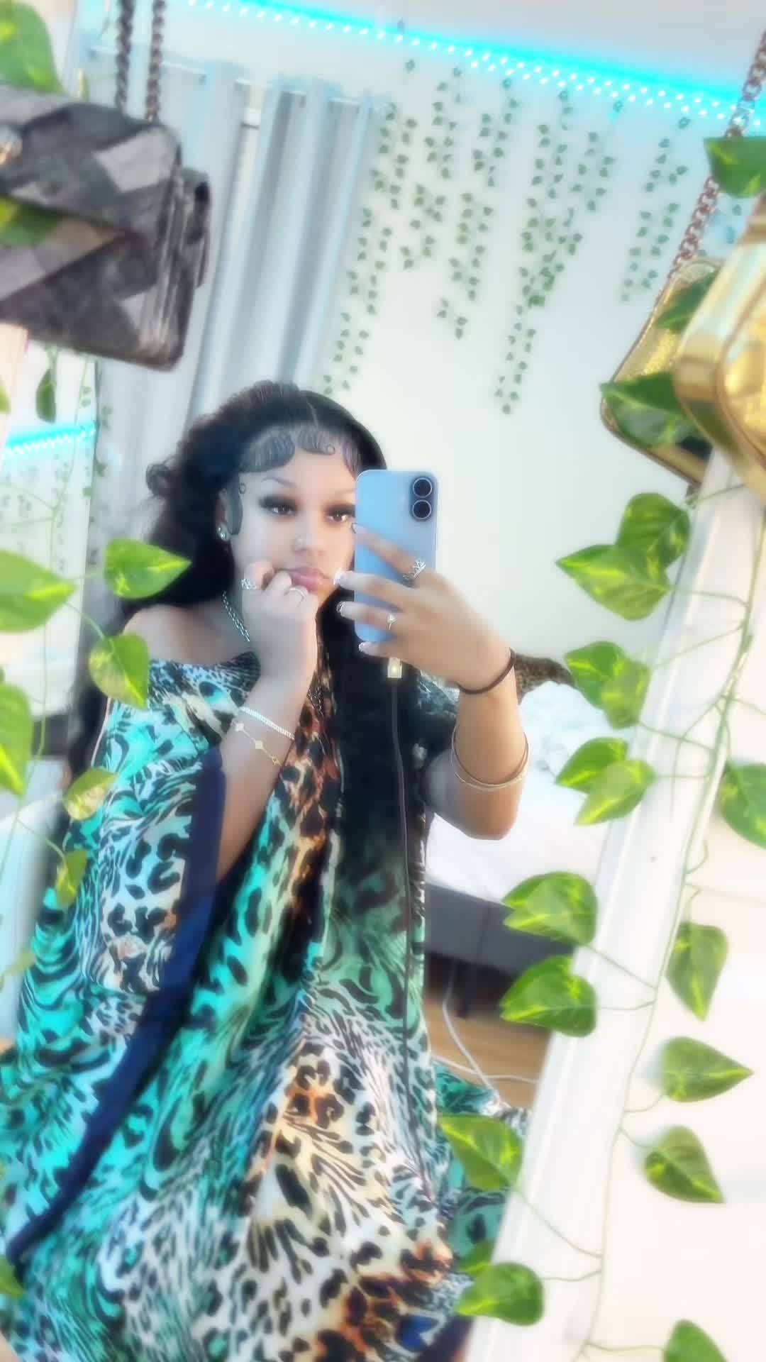 @doll .