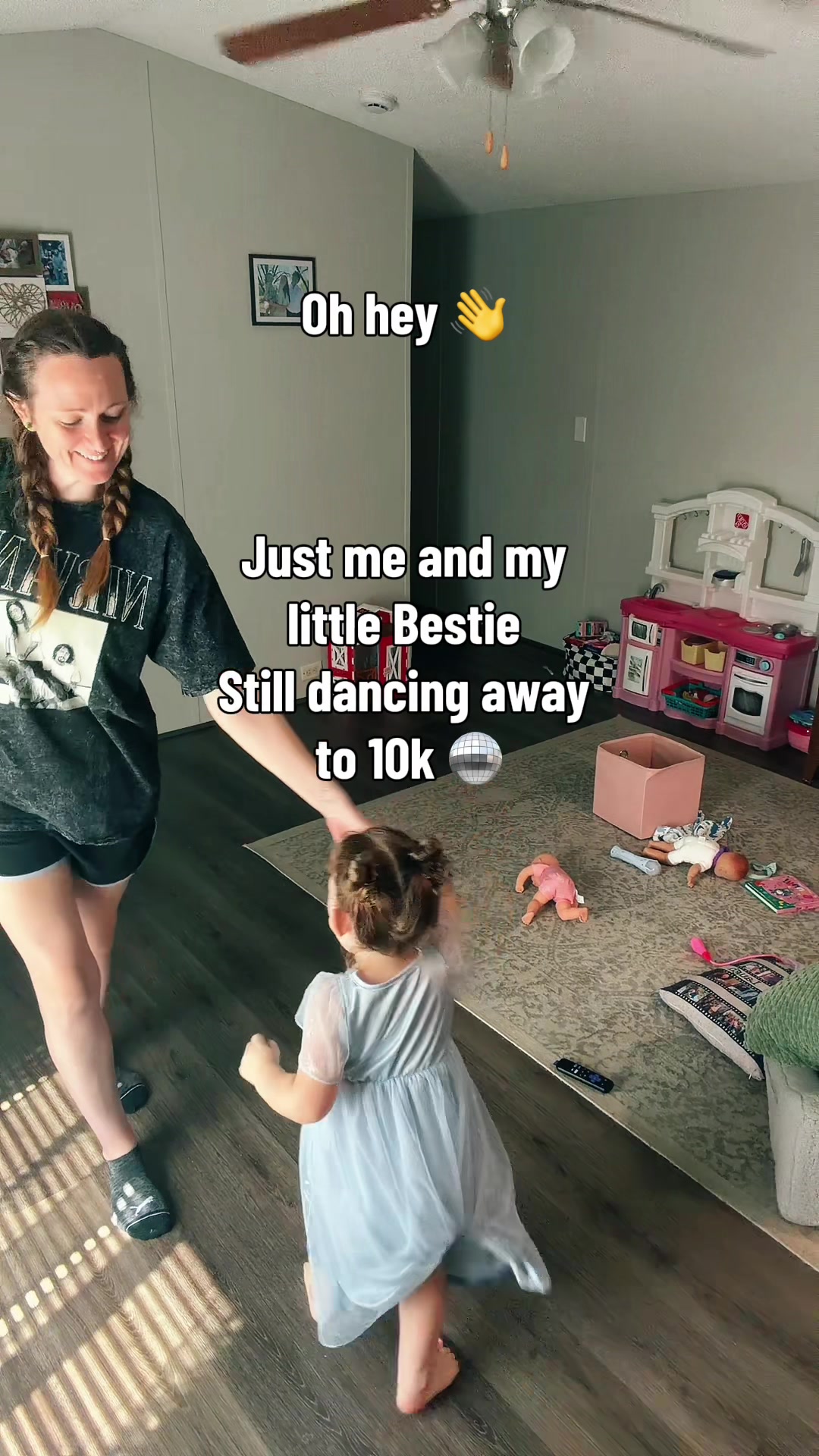 @Christina🌻𝕋𝕋𝕊