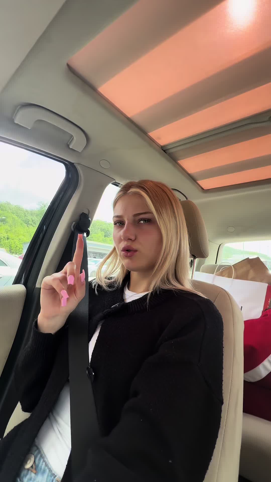 @lauramarie