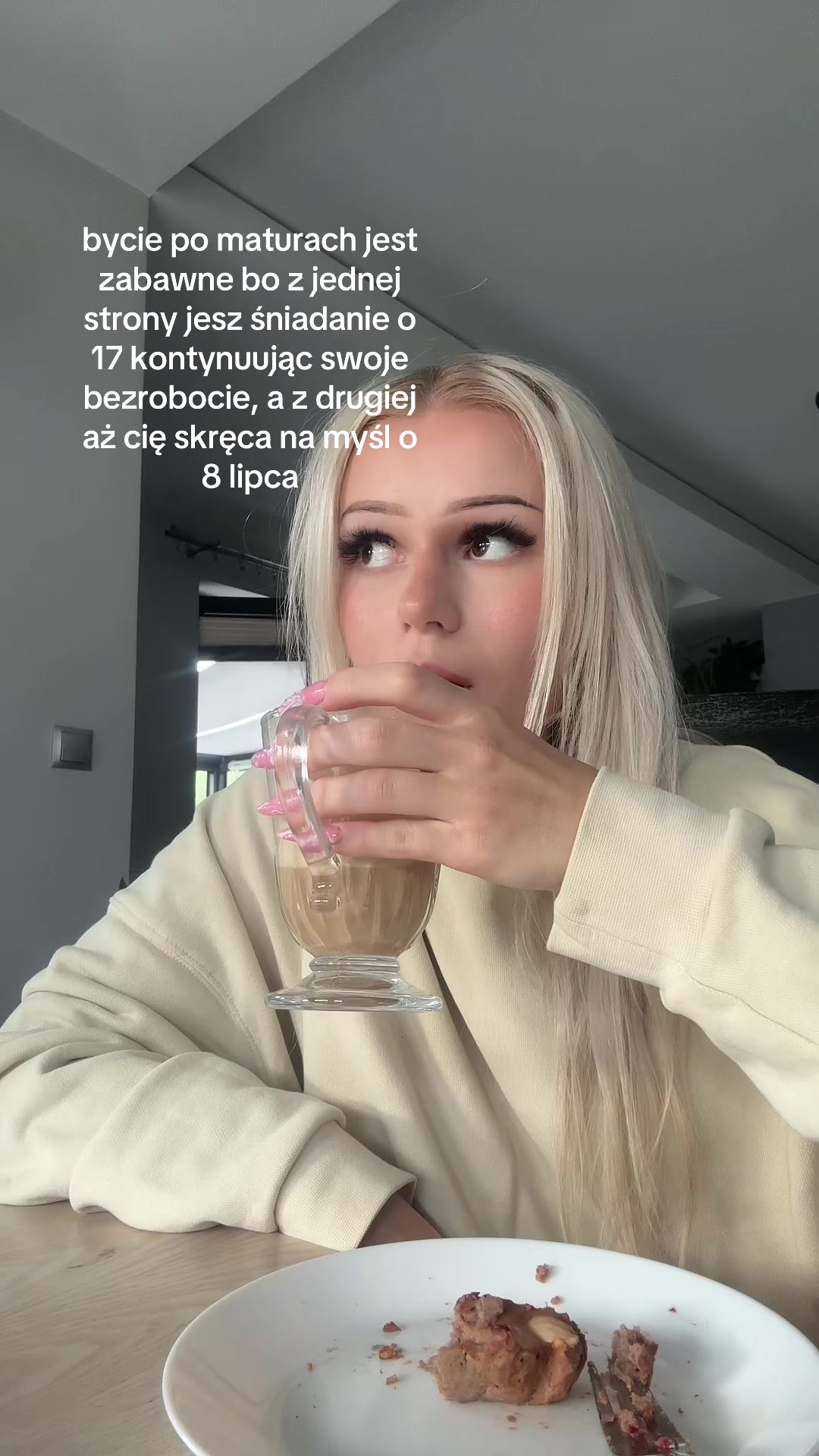 @a.apoloniaaa