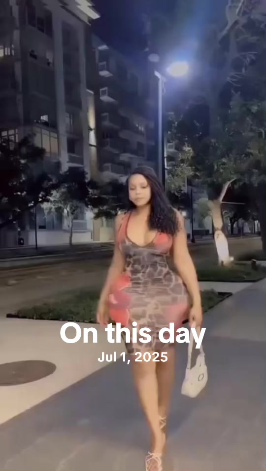@Moureen🦋🌹