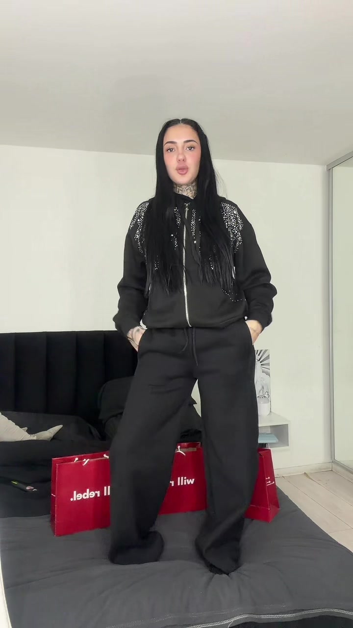 @Mia Rezanowicz 👸🏻