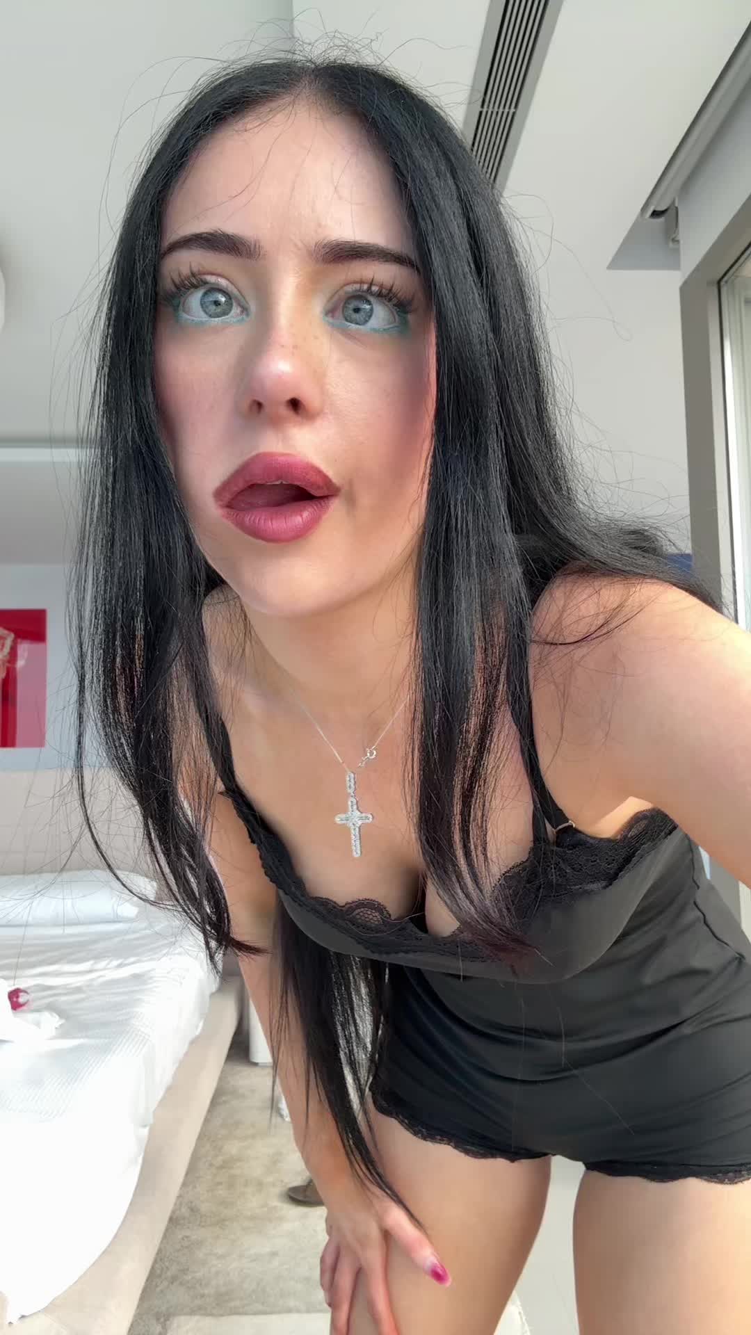 @lillyabellaa