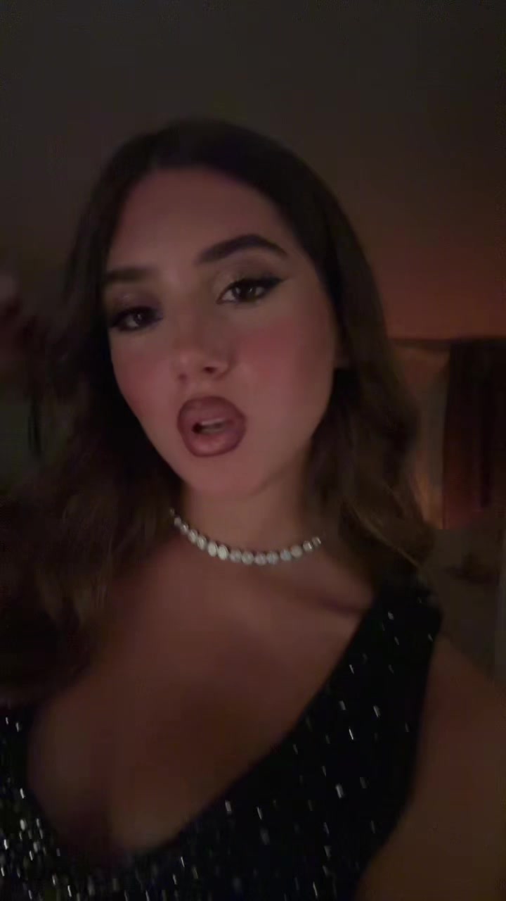 @𝐄𝐌𝐌𝐀💫