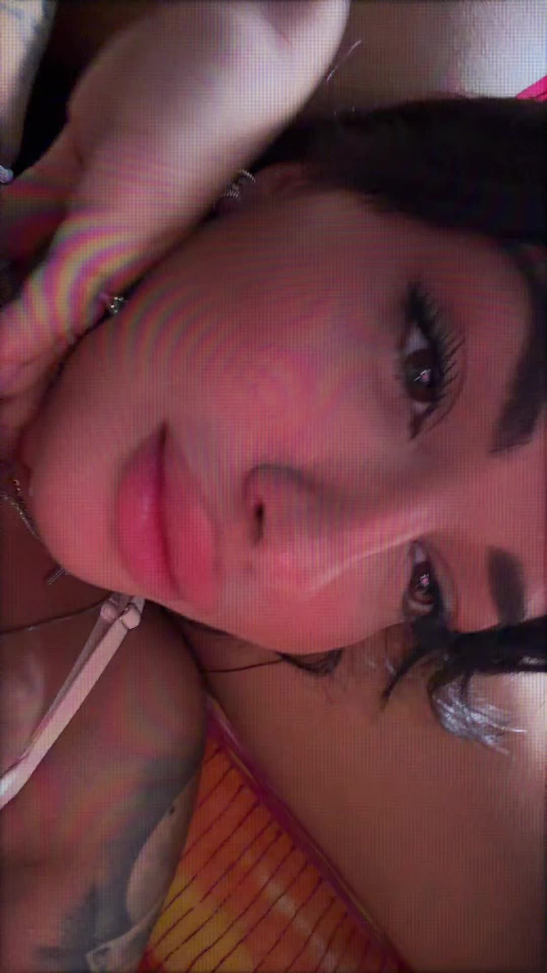 @SnowWhite🖤