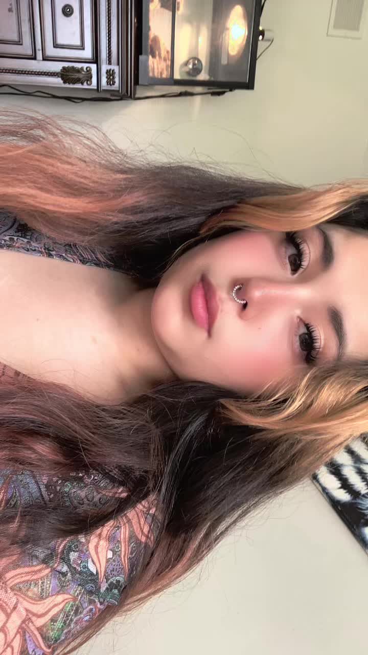 @Ur moms hot gf