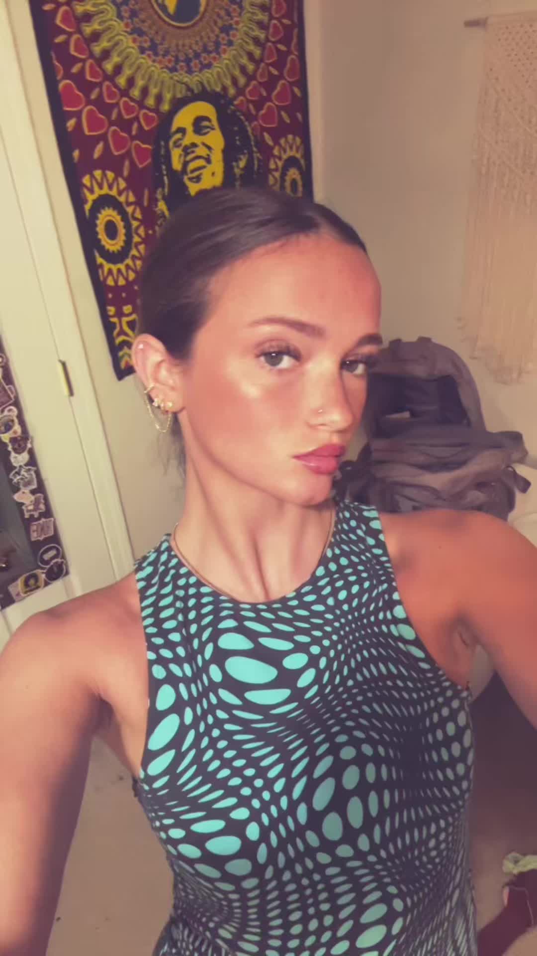 @viaslygirl85