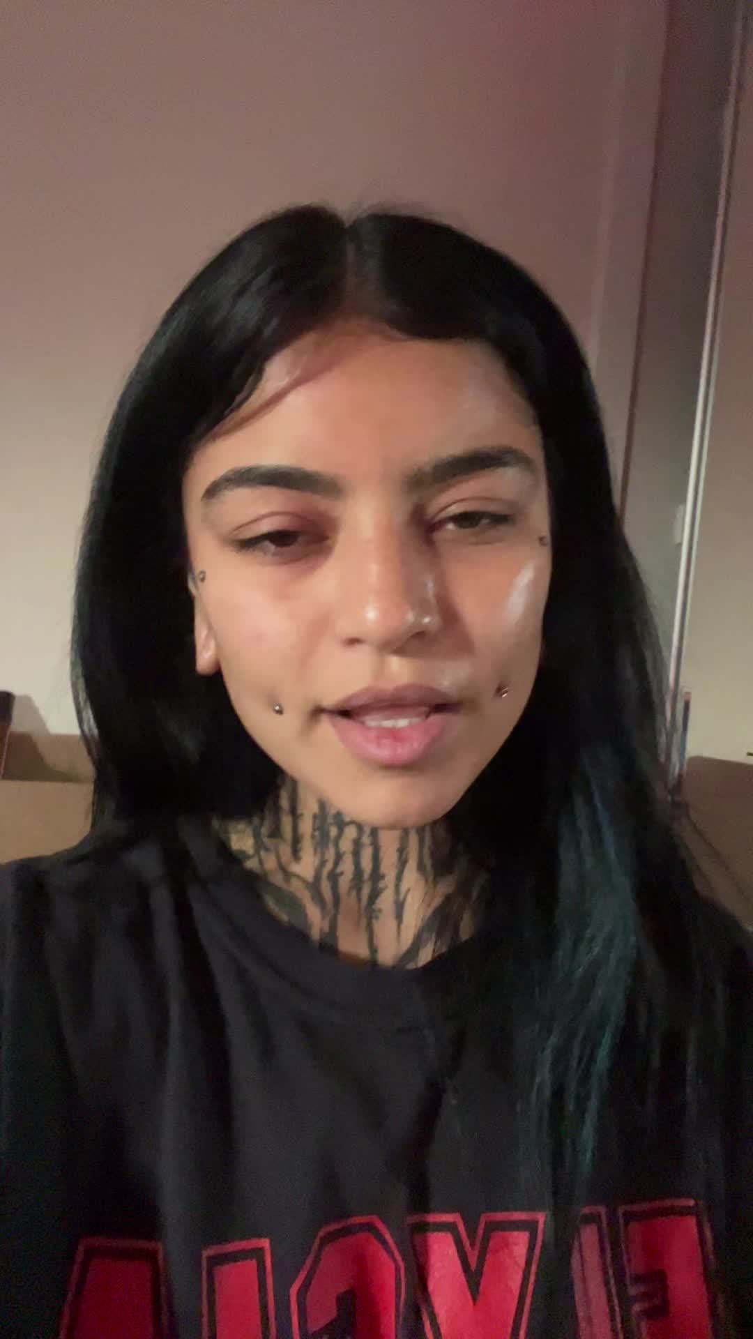 @FREAKSHOW KEEZH🦇