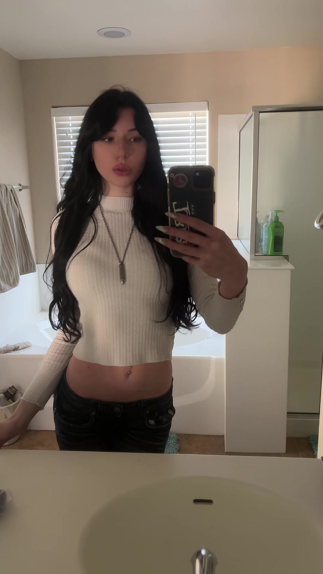 @nicole︎