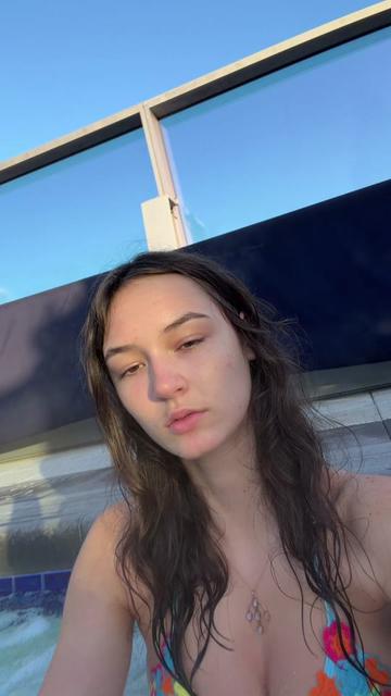 @miakatthebrat