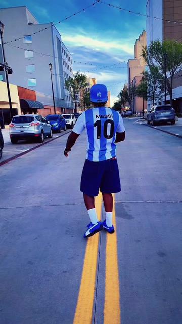 @Ugly fashion01_🐓🐐🦁🇧🇮🇺🇸