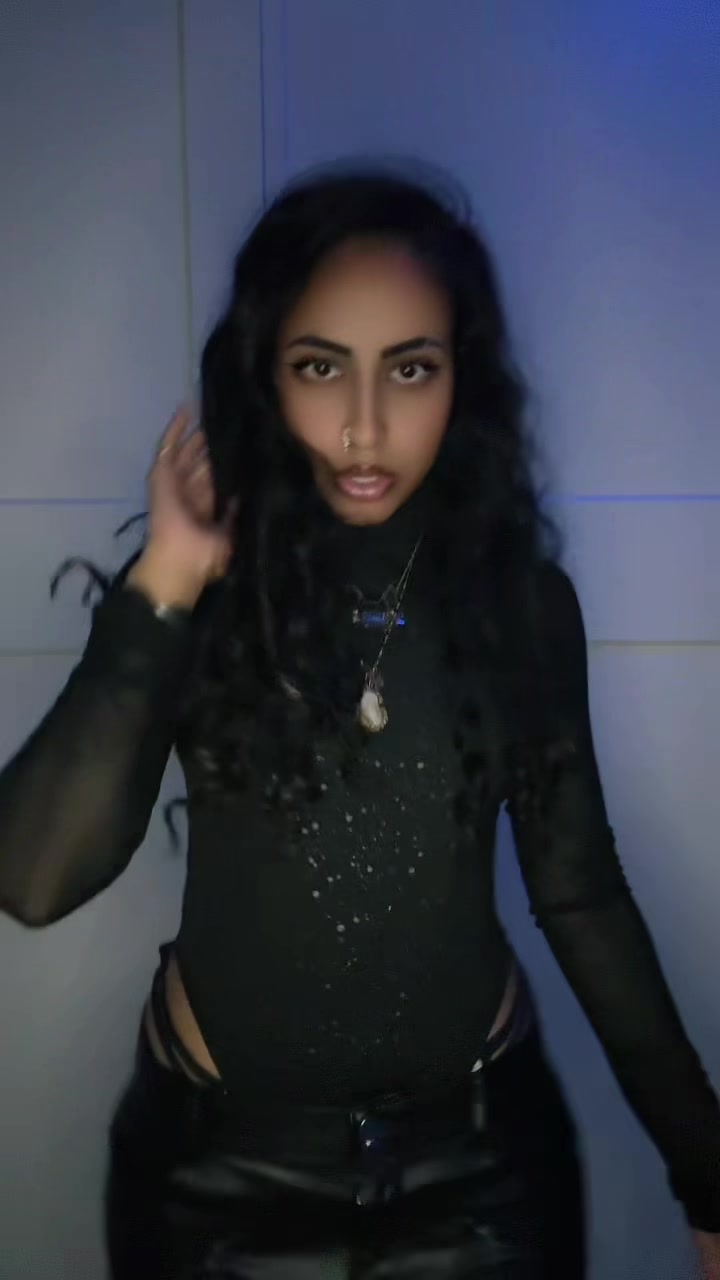 @👑Shivani👑